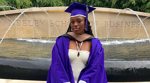 Tomi Taiwo playing basketball for TCU 