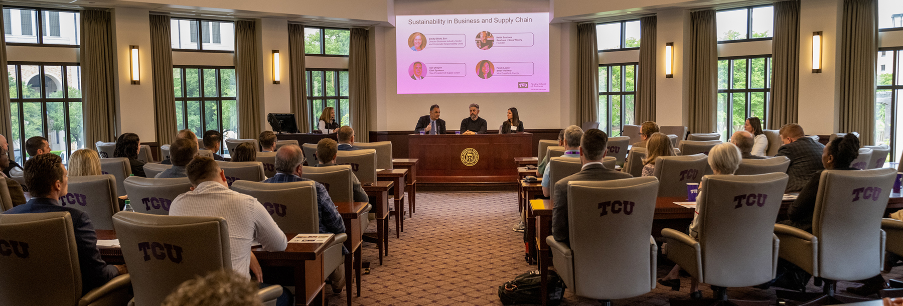 Section Image: Speaker panel at the Supply Chain Summit 